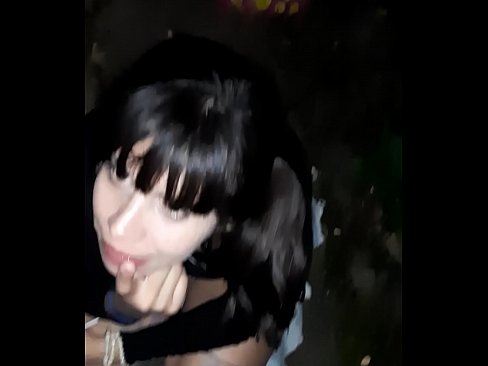 ❤️ रस्त्यावर कँडीच्या बदल्यात लिंग सुजले ❌ आमच्याकडे mr.kutjeporno.ru ❌